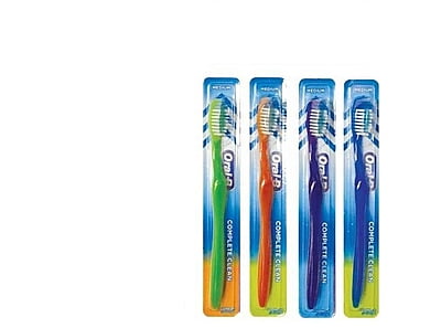 Oral B Complete Clean Toothbrush Medium